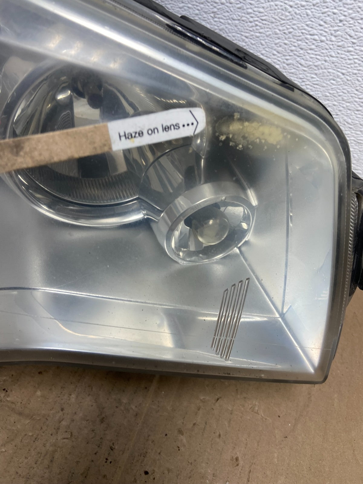 2011 to 2016 Chrysler Town and Country Right Passenger Headlight AB6572 DW4