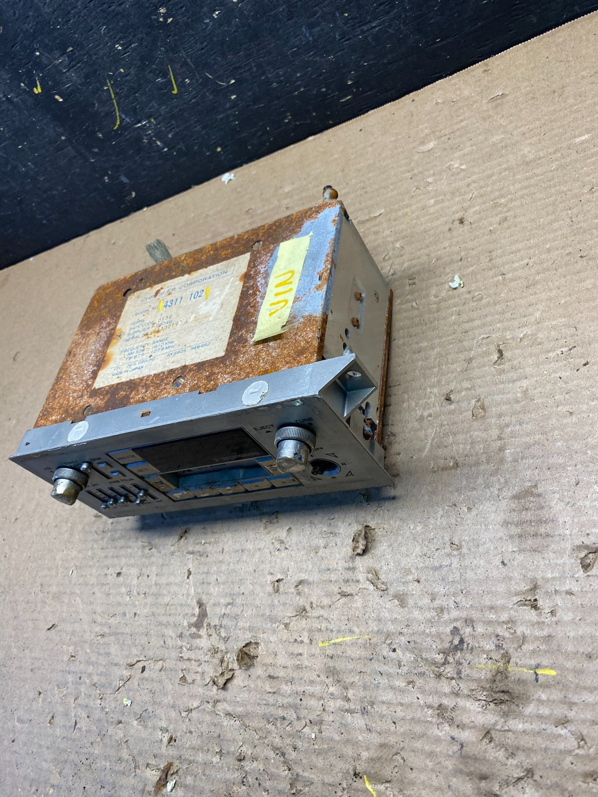 1986 Chrysler Lebaron AM FM Cassette Radio OEM S8842 DG1