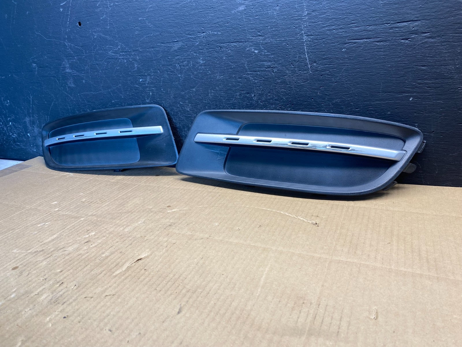 2007 - 2009 Mazda CX9 CX-9 Front Upper Grill Grille Emblem AD4895 DG1