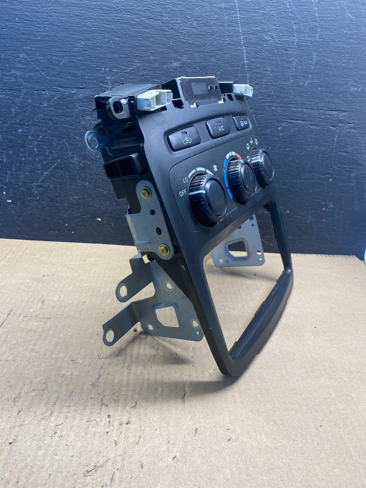 2001 to 2007 Toyota Highlander Climate Control Heater Radio Bezel AE7808 DW1