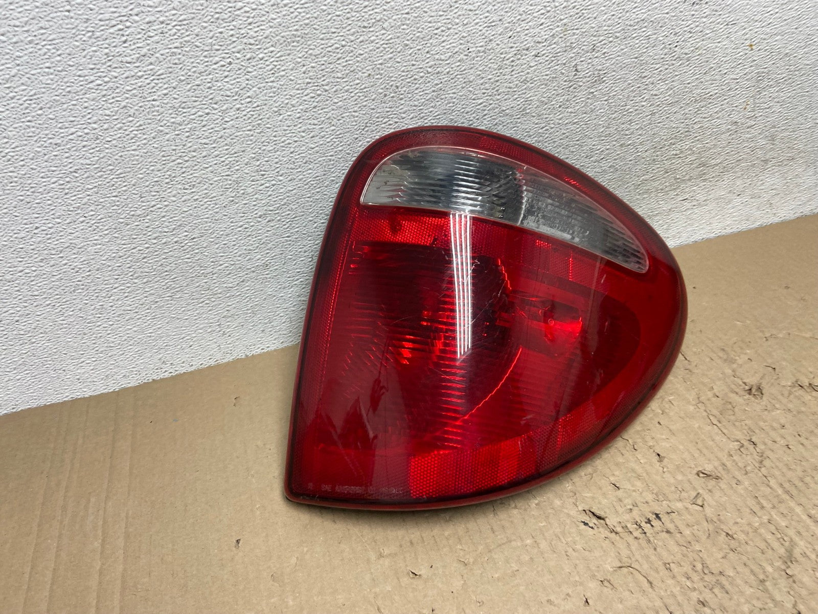2004 - 2007 Dodge Grand Caravan Right Passenger Side Tail Light AF2888 LK2