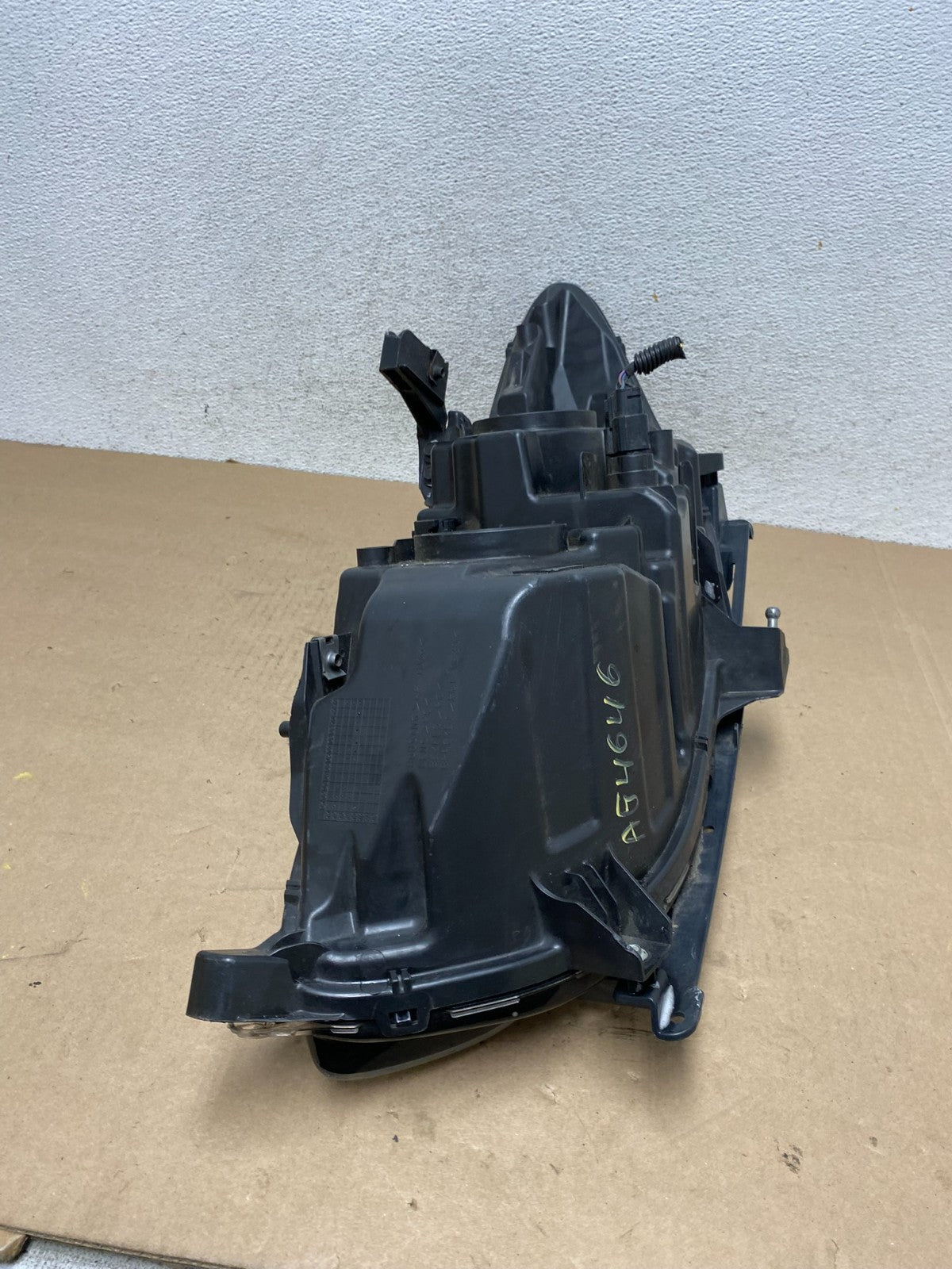 2013 to 2016 Ford Fusion Right Passenger Rh Side Headlight AG4646 DW8