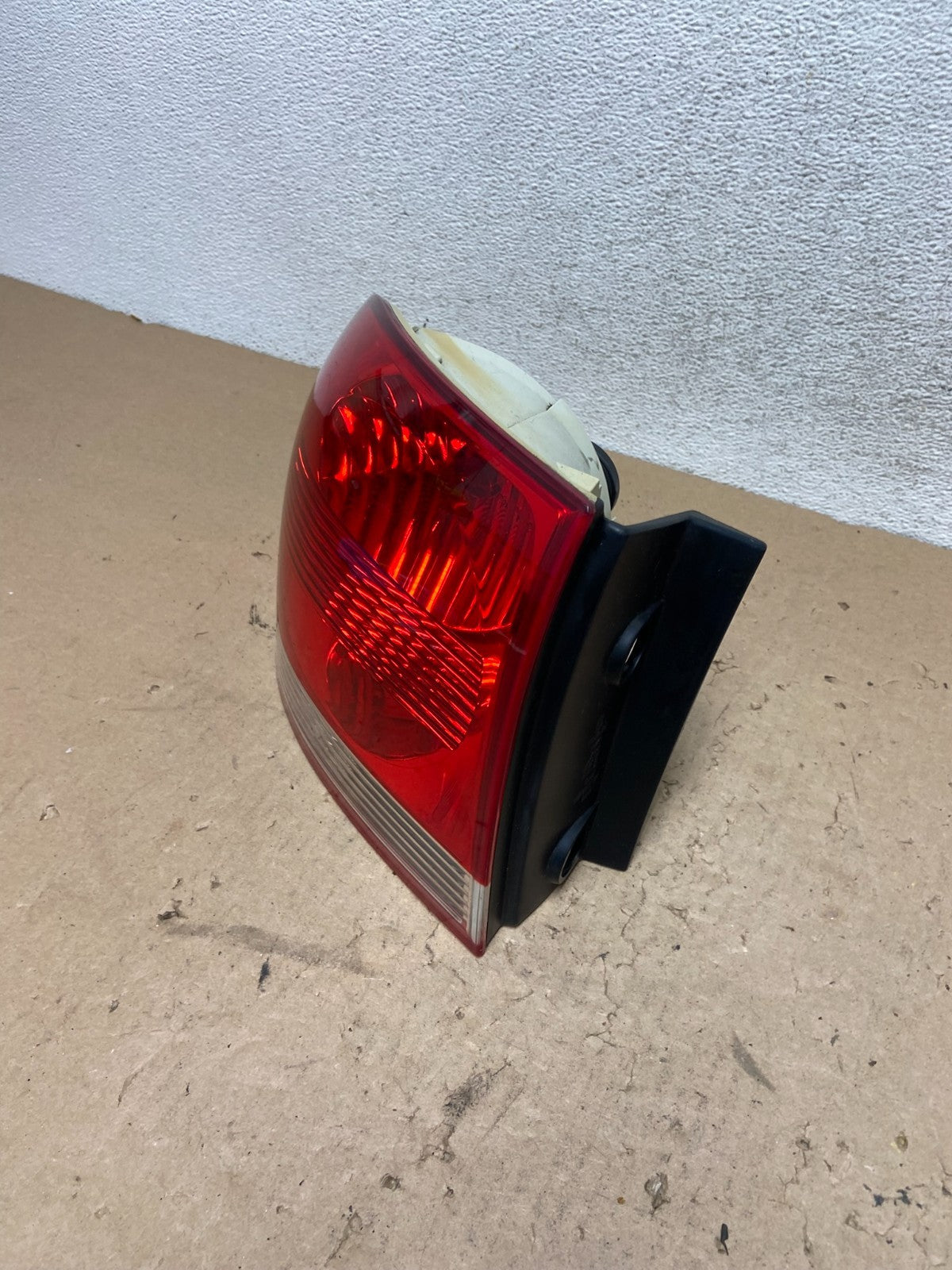 2004-2007 Volkswagen Touareg Lh Driver Left Side Tail Light AG4380 PS1