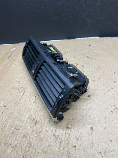 2007 to 2013 BMW X5 X6 Center Console Dash Air Vent OEM AB5688 DG2