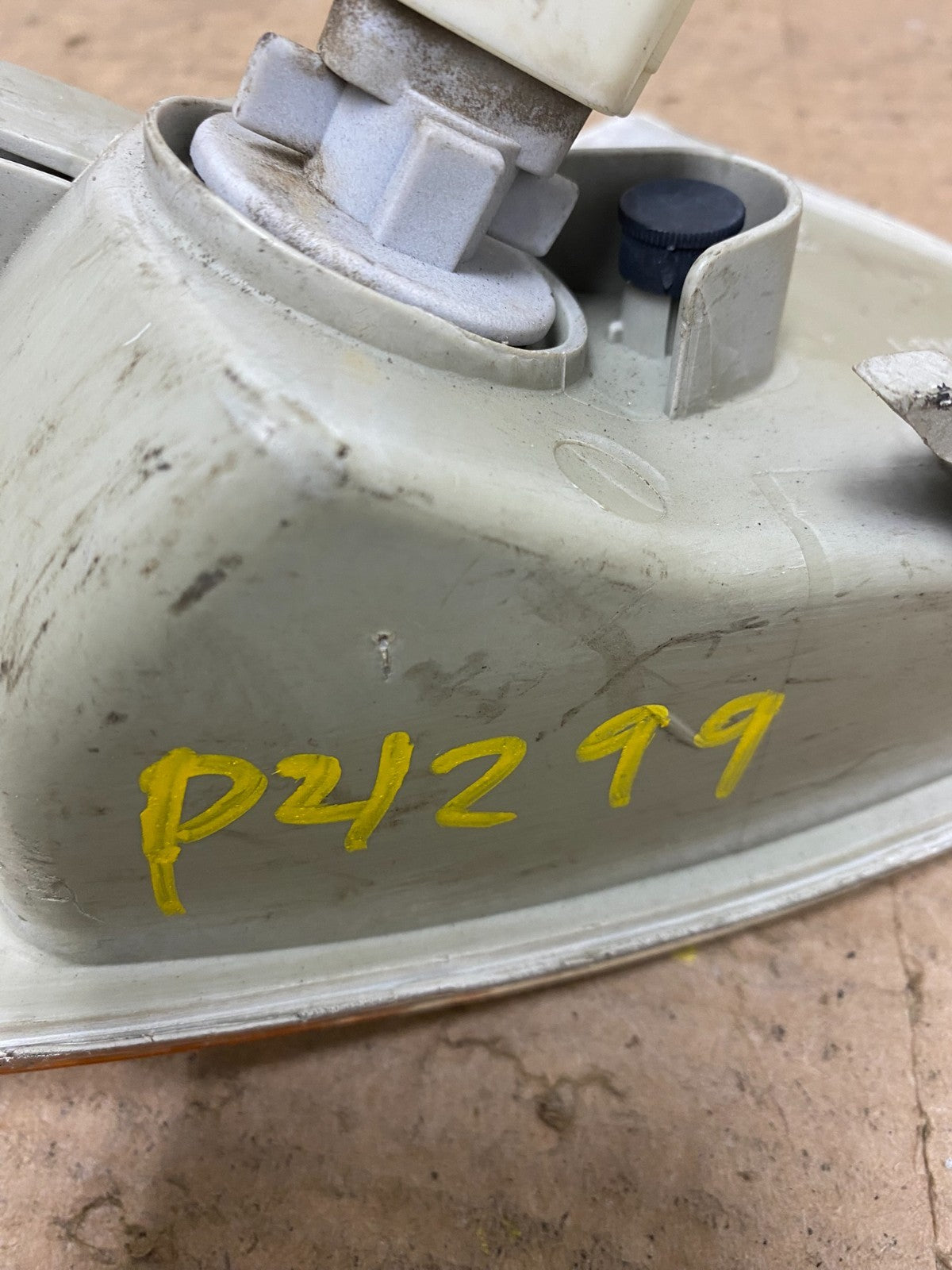 1998 to 2001 Chevrolet Prizm Left Driver LH Corner Turn Signal P4299 DW7