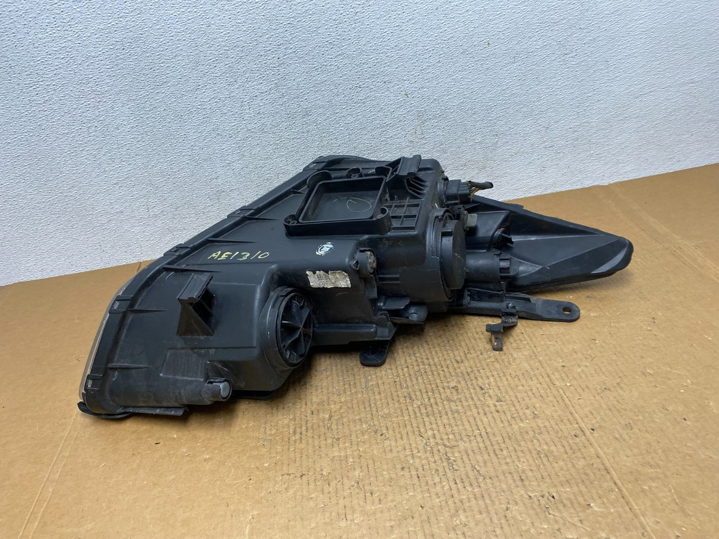 2013 to 2016 Hyundai Santa Fe Left Driver Side Headlight AE1310 DW5
