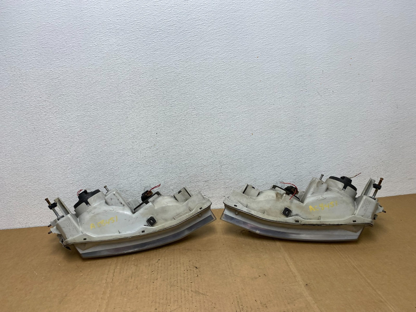 1997-2001 Lexus Es300 Left+Right Headlights Halogen AC8451 DW7