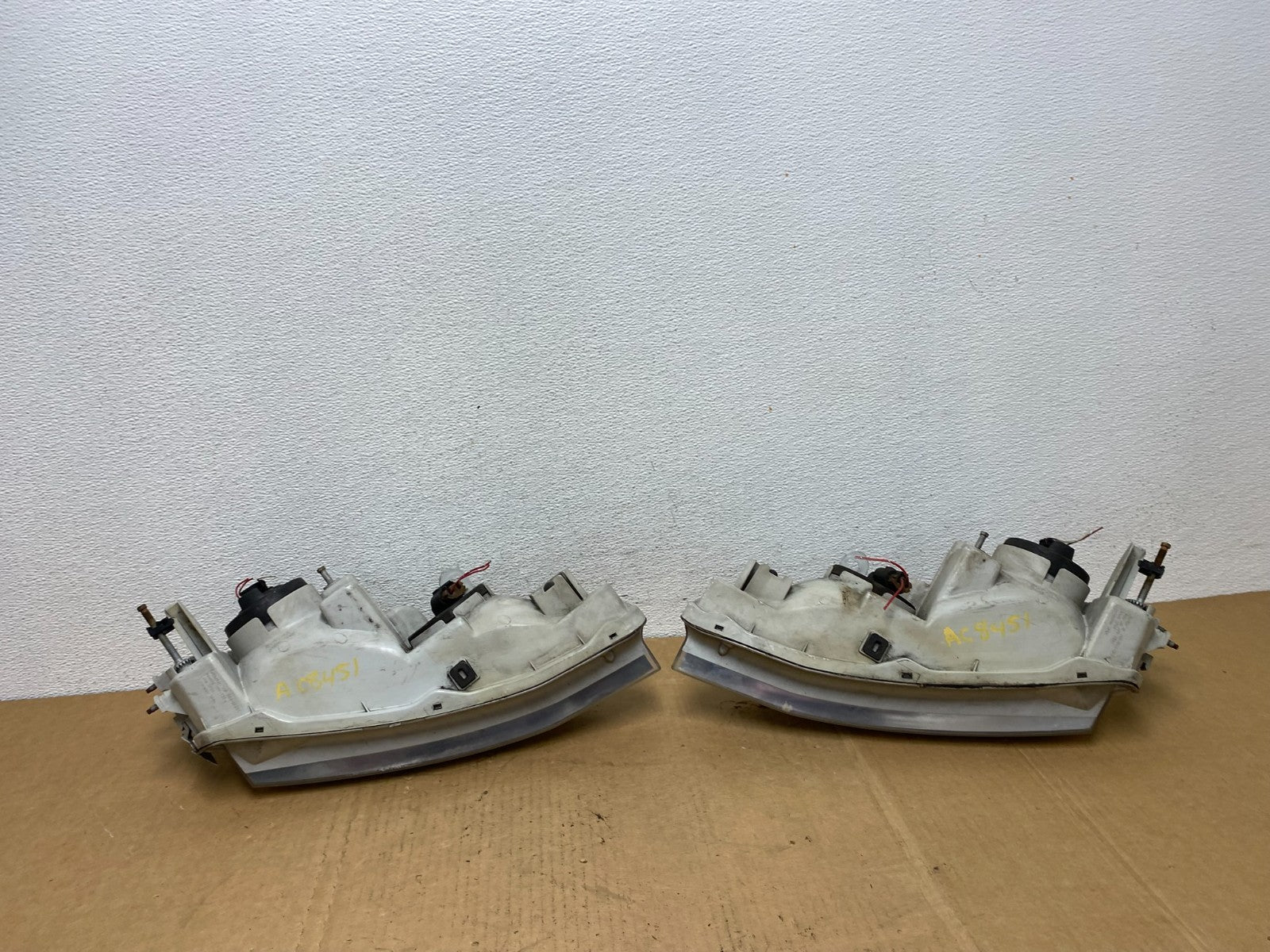 1997-2001 Lexus Es300 Left+Right Headlights Halogen AC8451 DW7