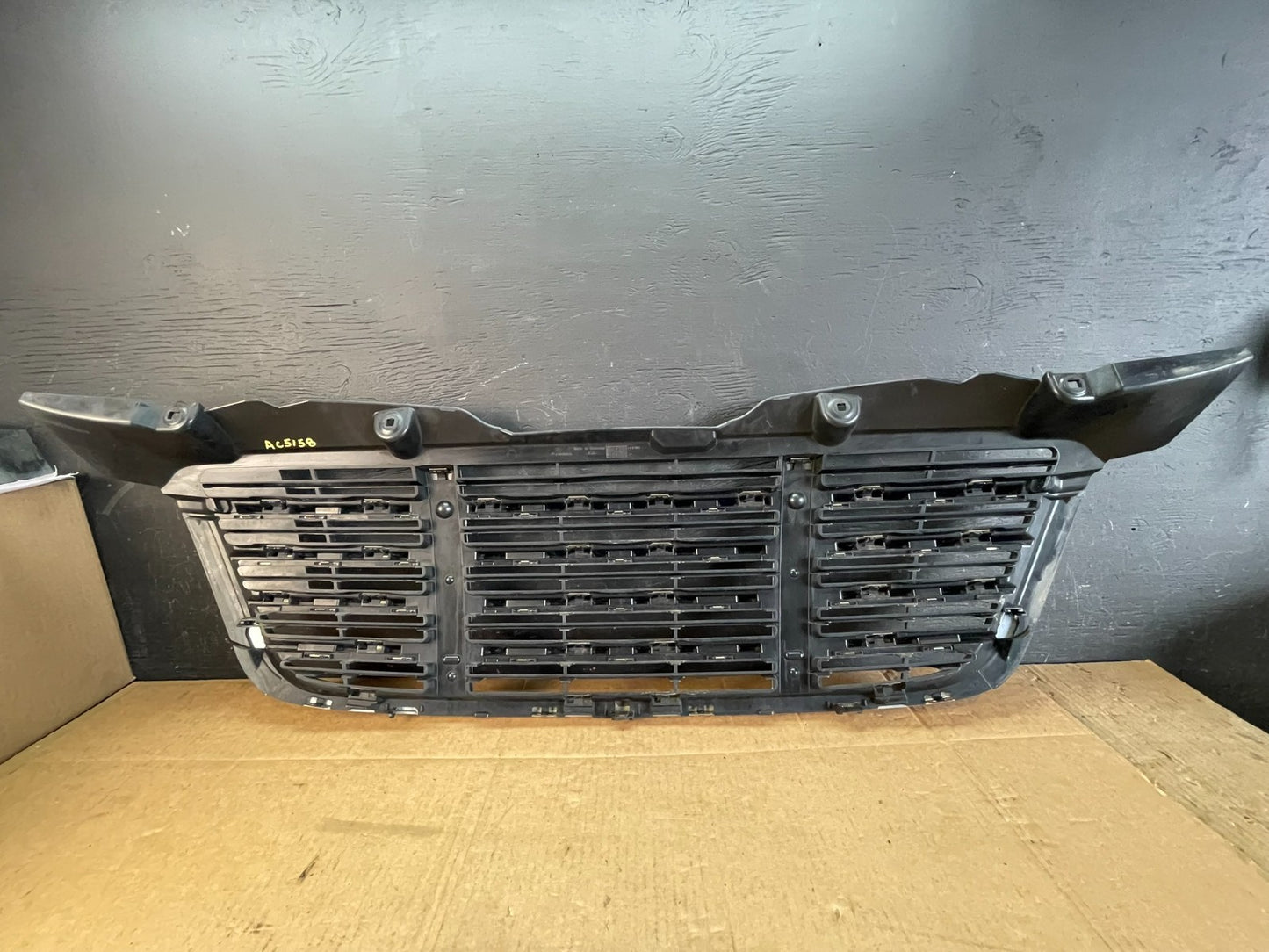 2009 to 2011 Freightliner Sprinter Front Upper Chrome Grill Grille ac5158 DG3
