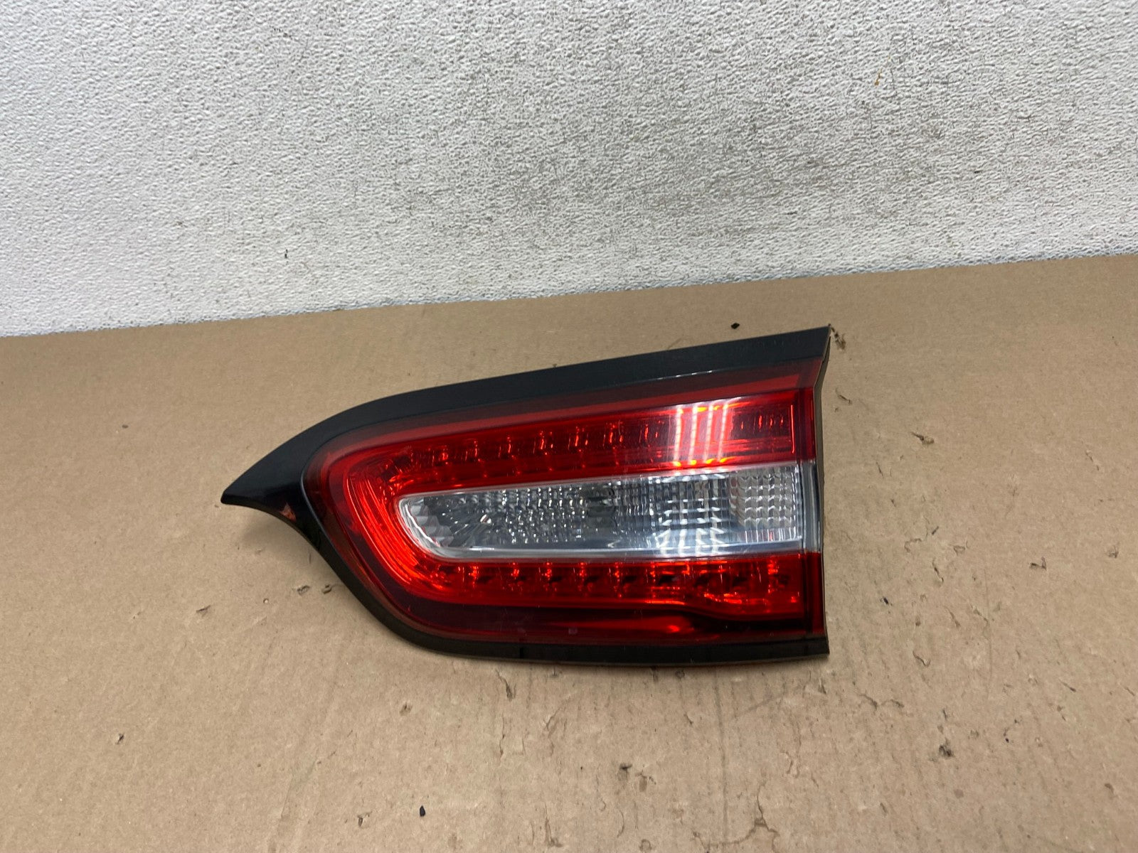 2014 to 2018 Jeep Cherokee Right Passenger Rh Inner Tail Light AG6772 LK0