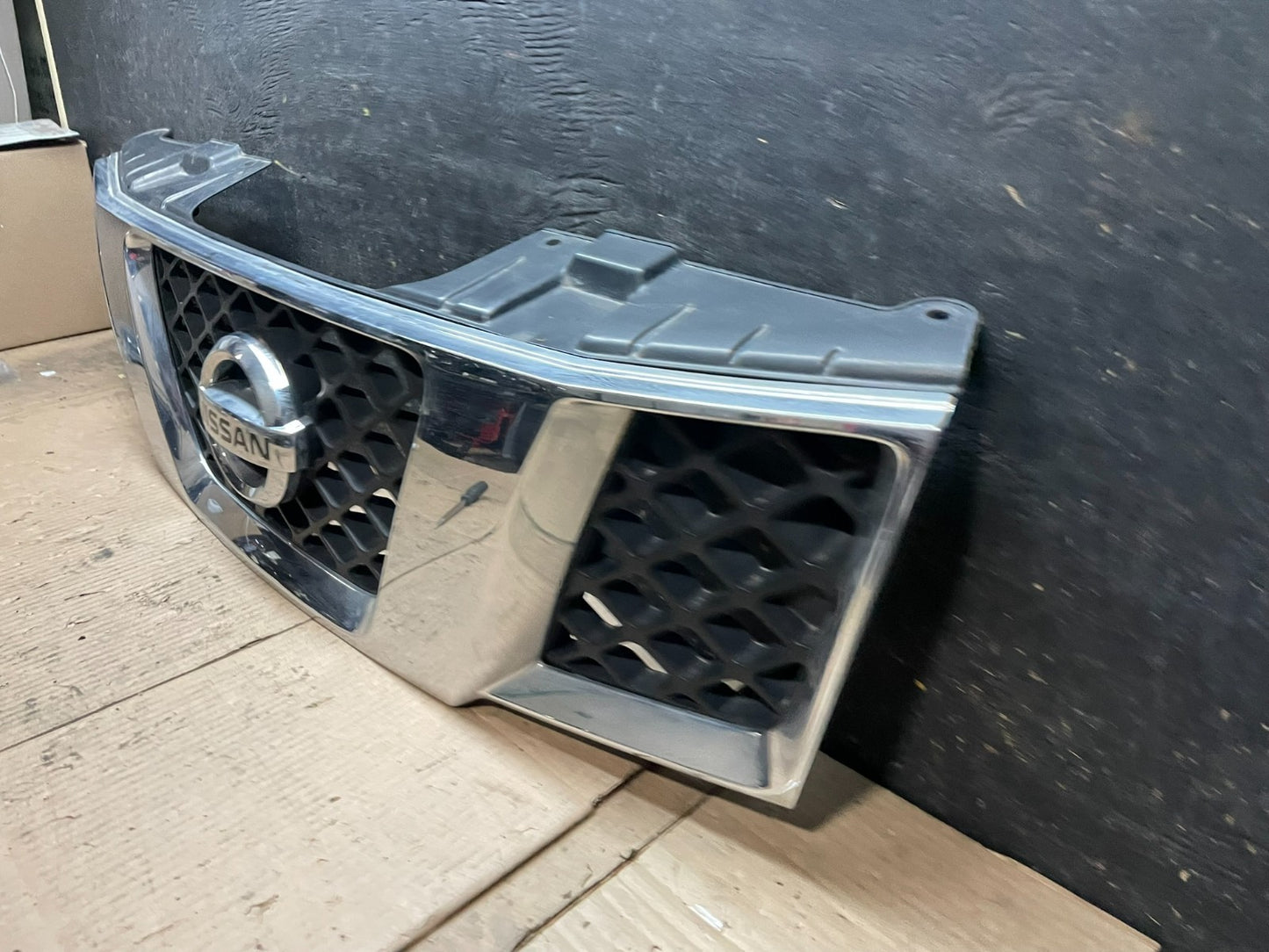 2005 2006 2007 Nissan Pathfinder Chrome Front Upper Grill Grille Oem W4651 DG2