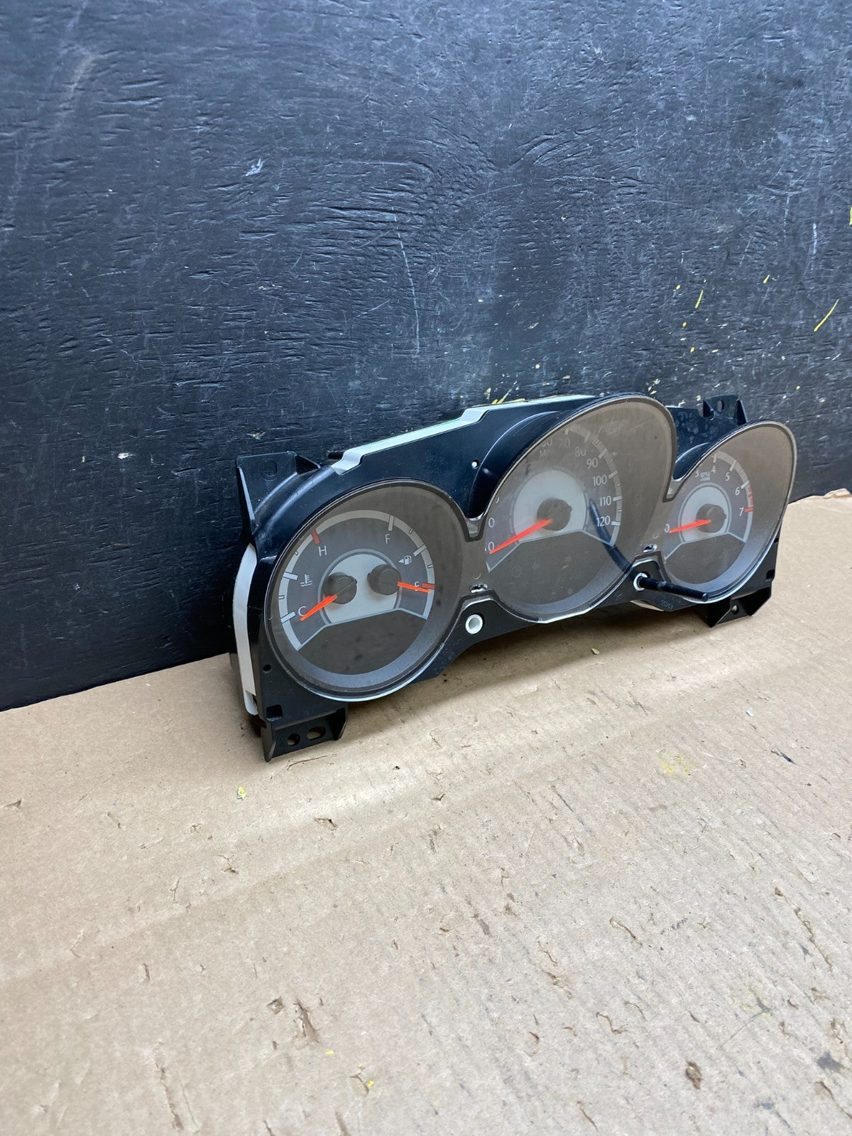 2011 to 2014 Chrysler 200 Speedometer Instrument Cluster Gauges T4966 DG2