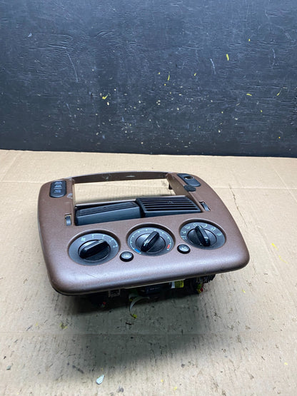 2002 to 2005 Ford Explorer Radio Dash Bezel Climate Control Air Vent R6191 DG2