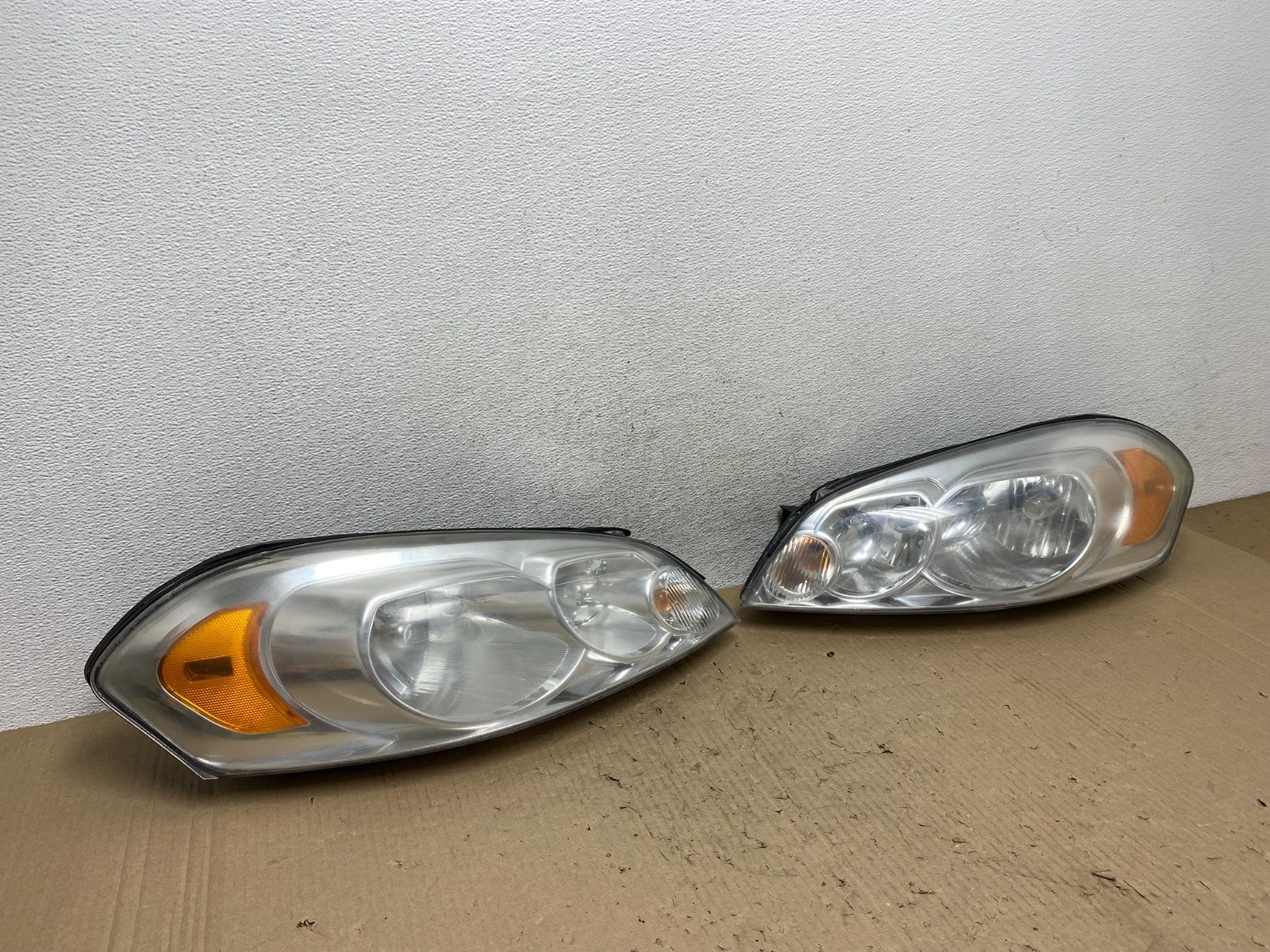 2006 - 2013 Chevrolet Impala Left+Right Set Headlights Halogen AE9805 DW2