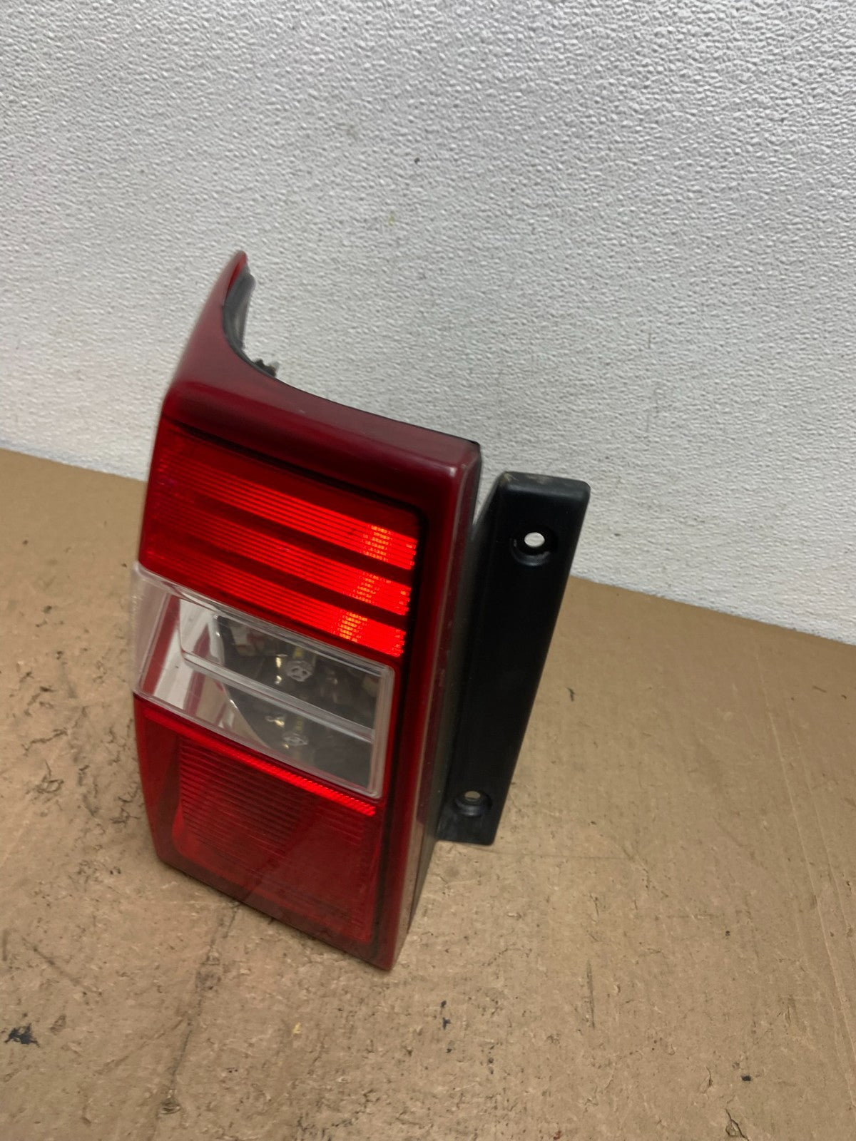 2007 to 2012 Ford Expedition Left Driver LH Side Tail light AC7359 DW1