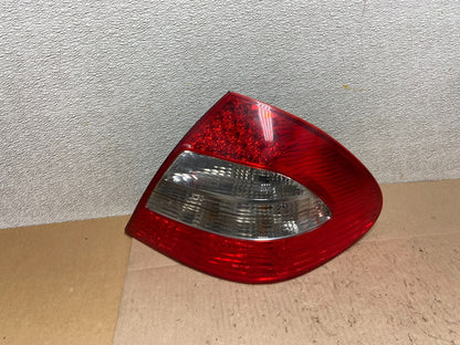 LED 2007 - 2009  Mercedes E E320 E500 Sedan Right Passenger Tail Light Z6165 DW0