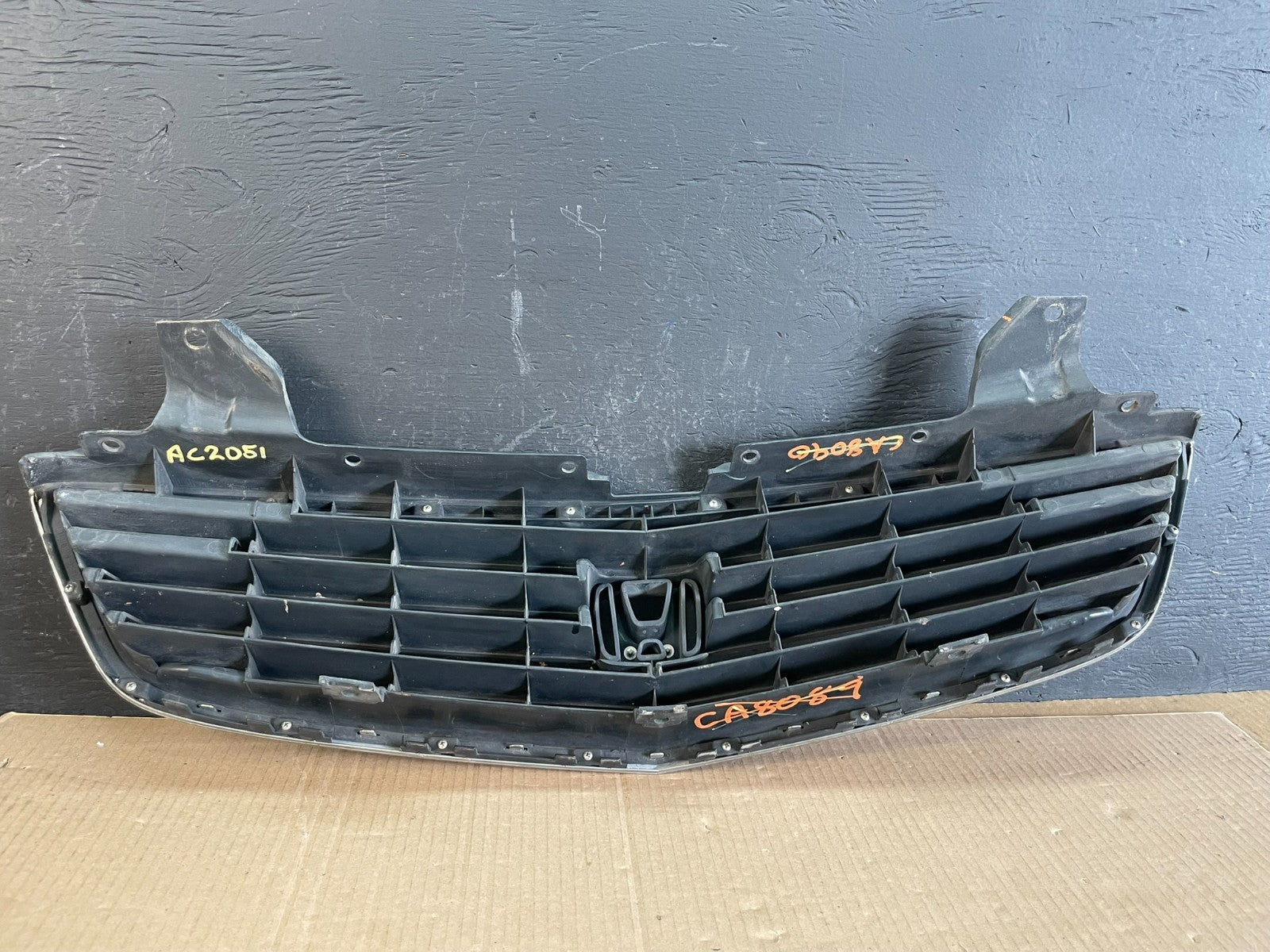 1999 2000 2001 Honda Odyssey  Front Upper Chrome Grille Grill AC2051 DG5