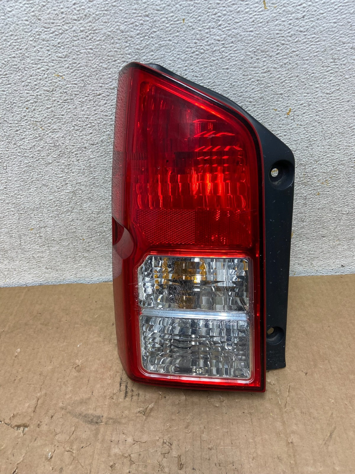 2005 to 2012 Nissan Pathfinder Tail light Left Driver Lh Side AI9026 LK0