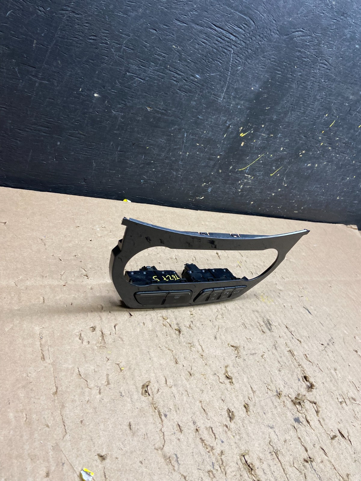 2013 to 2016 Ford Escape Climate Control Trim Panel W/ Switches Oem t6275 DG1
