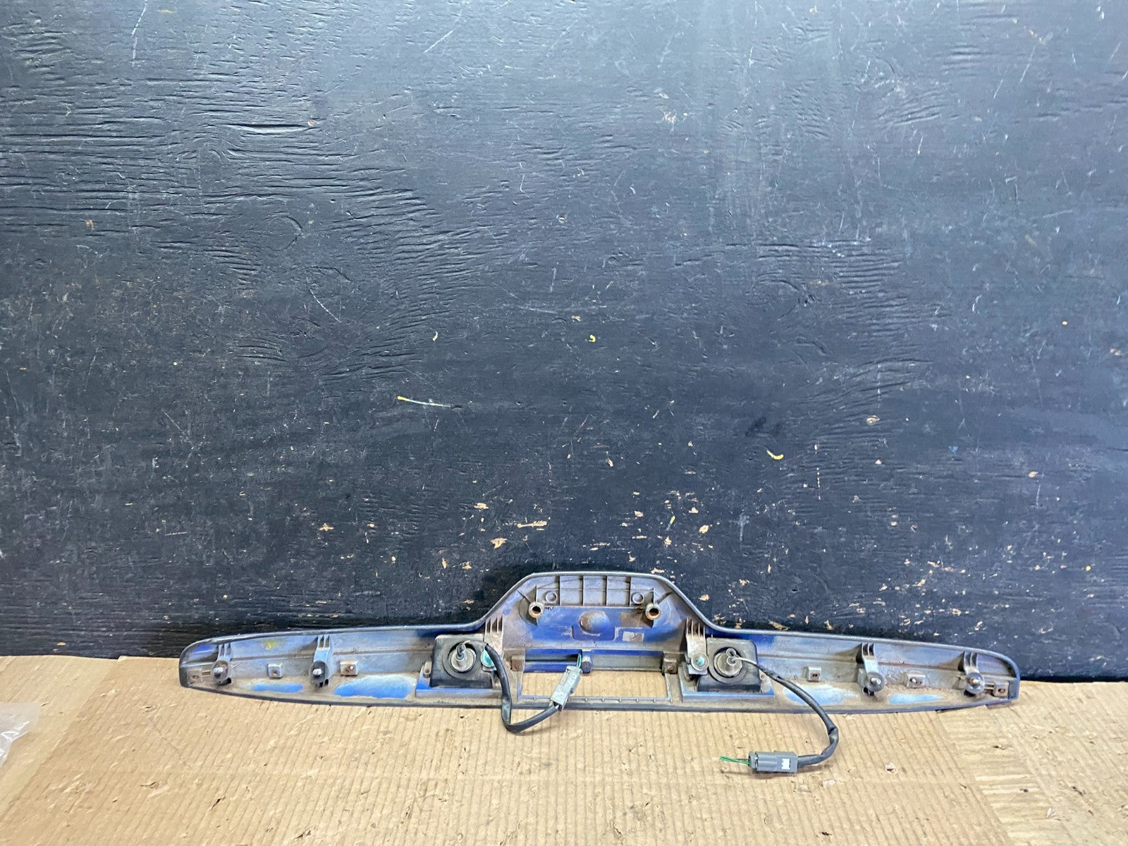 2004 to 2006 Kia Spectra Trunk Lid Finish Molding W6115 PS7