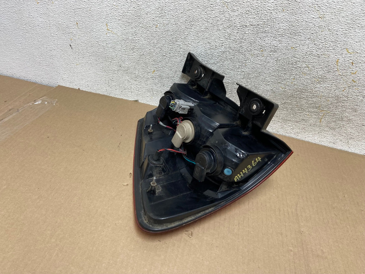 2006-2009 Pontiac Torrent Left Driver LH Side Tail Light AH4364 LK4