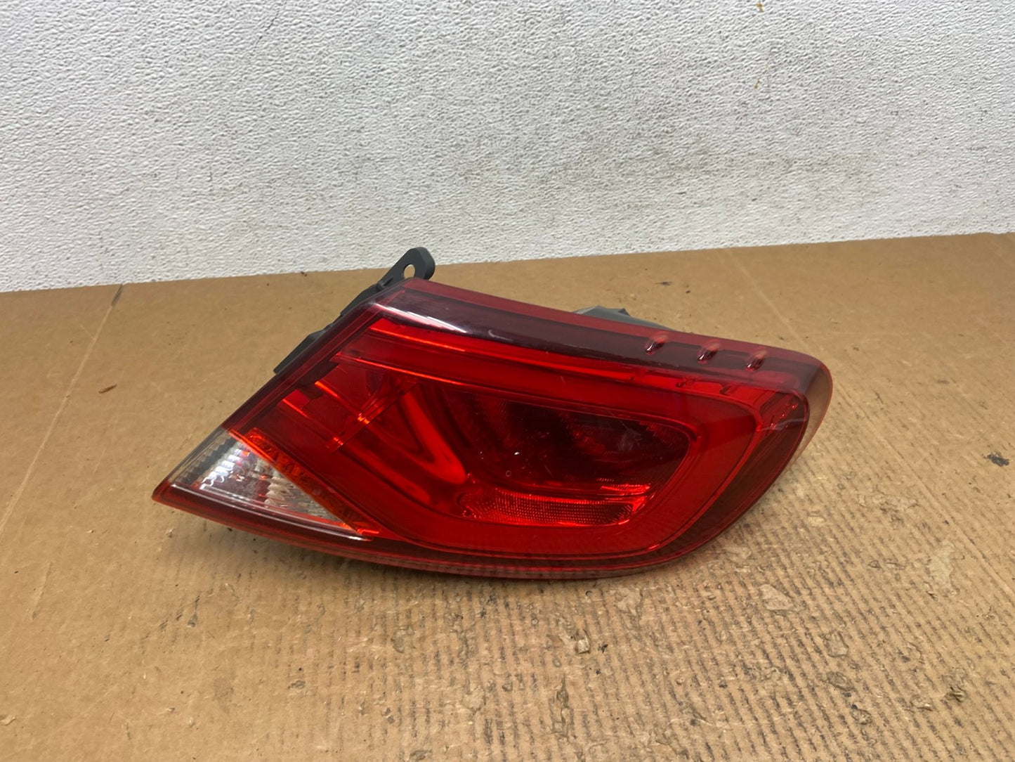 2015 2016 2017 Chrysler 200 Sedan Right Passenger Side Tail Light AE2849 LK0