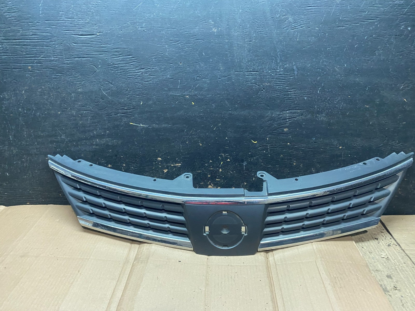 2007 2008 2009 Nissan Versa Sedan Front Upper Grill Grille Oem W4665  DG0