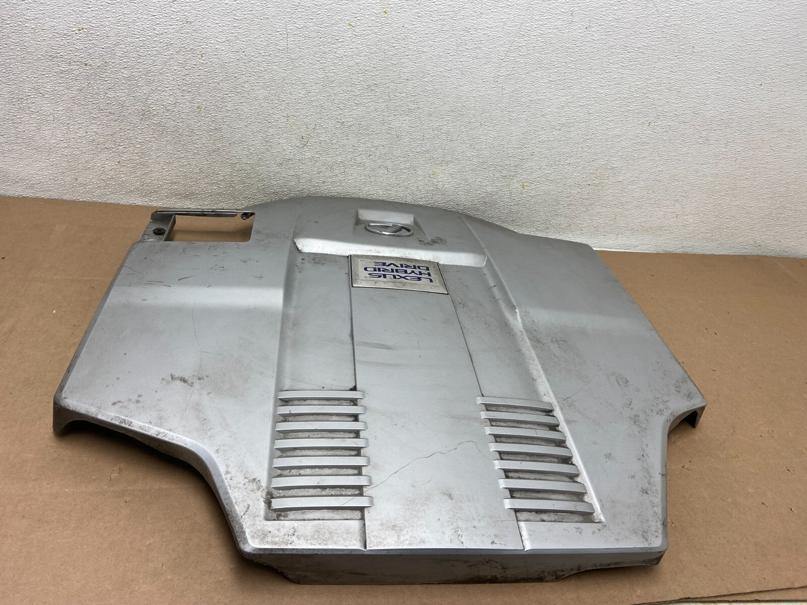2008 to 2016 Lexus LS600H Hybird Engine Motor Cover OEM E0975 DG12
