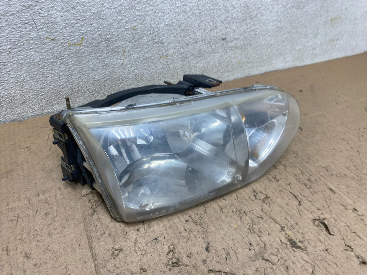 1999 to 2000 Nissan Quest Right Passenger RH Headlight Halogen W2706 DG2