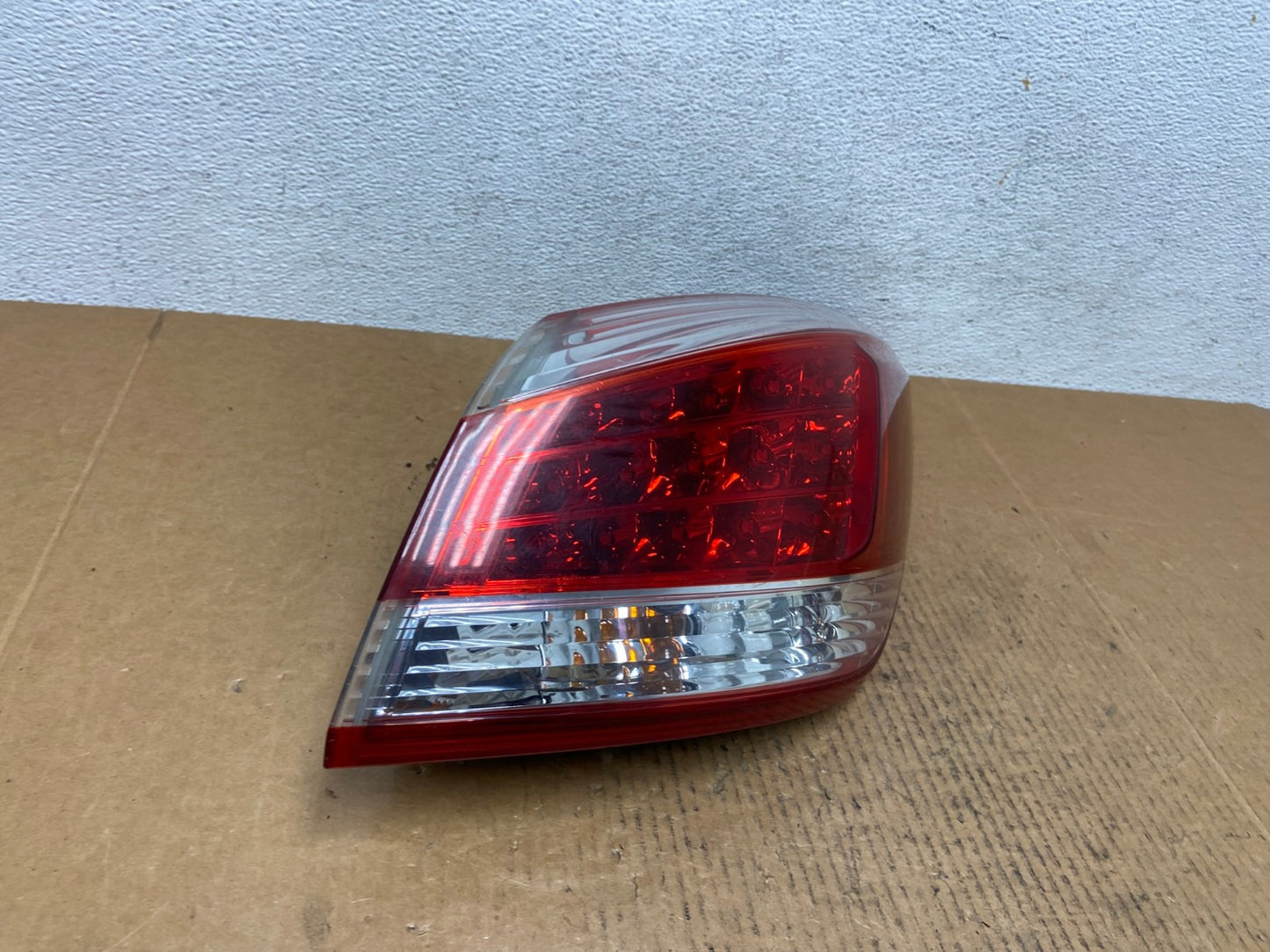2011 - 2014 Nissan Murano Right Passenger Side RH Tail Light AE0419 LK2