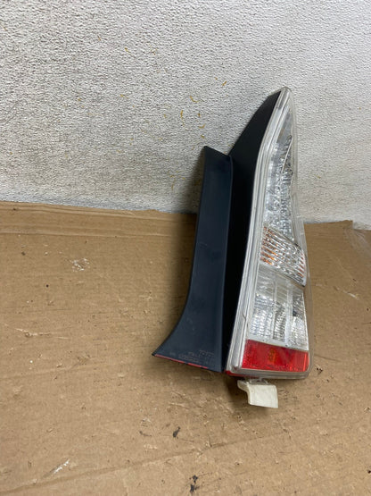 2010 2011 Toyota Prius Tail Light Right Passenger Side AH8421 LK2