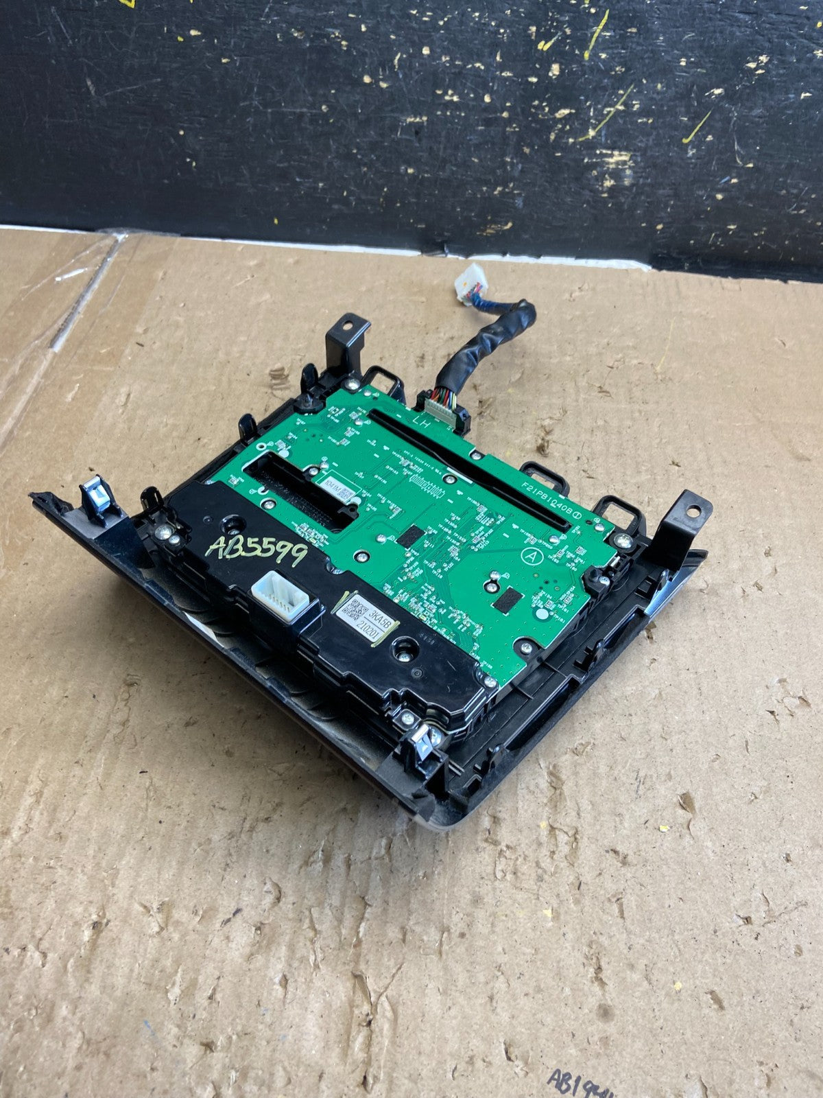 2013 to 2016 Nissan Pathfinder Radio Temperature Climate Control OEM AB5599 DG3
