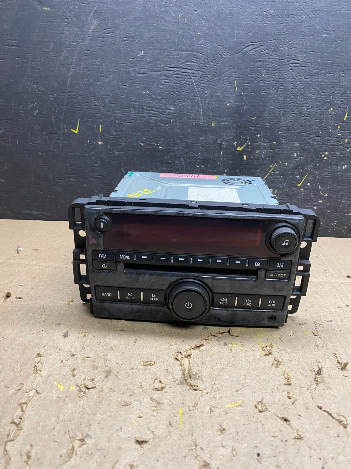 2007 Saturn Outlook Radio AM/FM CD MP3 AUX Receiver U5132 DG0