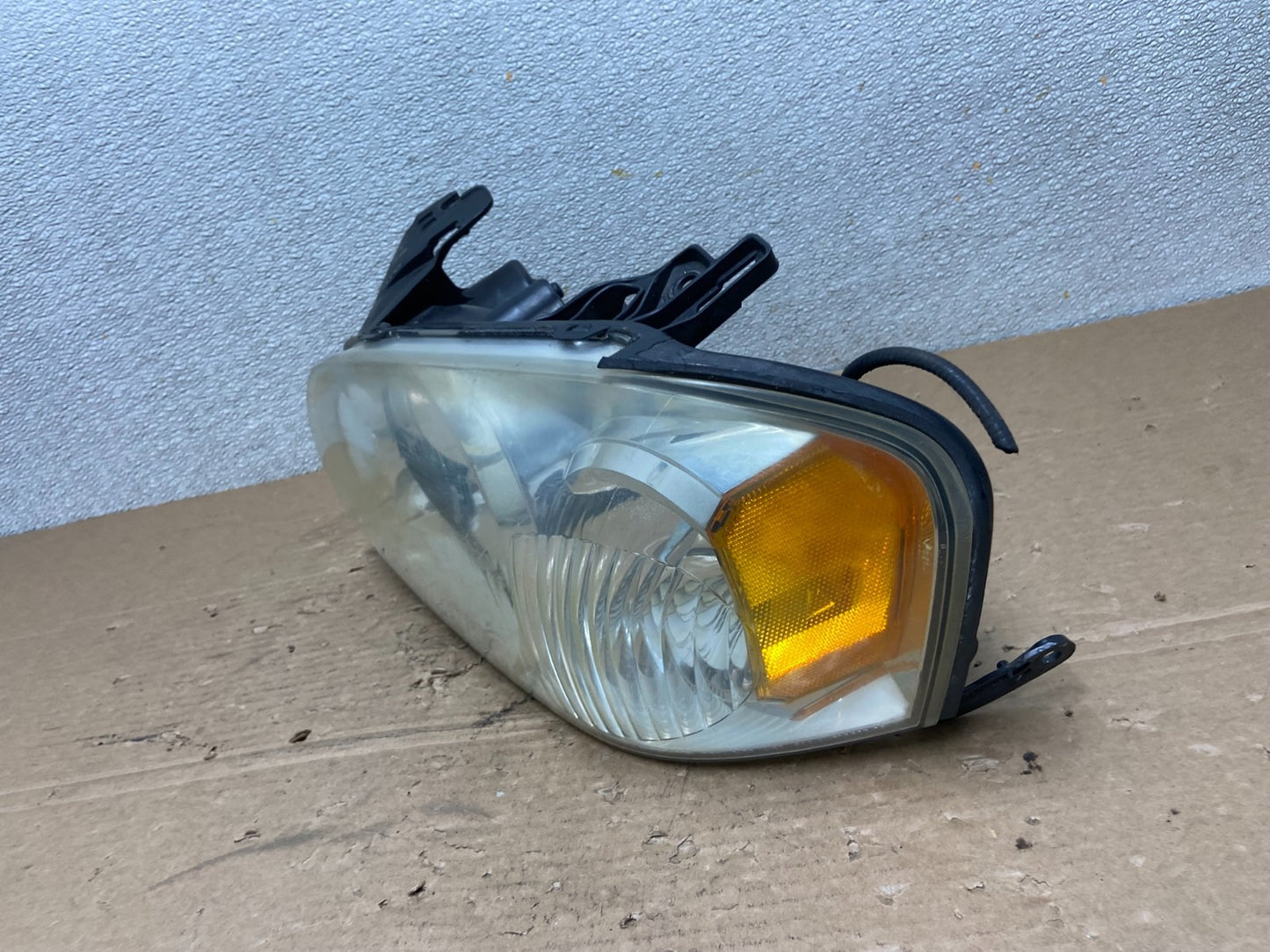 2005 - 2006 Mazda Tribute Left Driver LH Halogen Headlight Oem AB4873 DW1