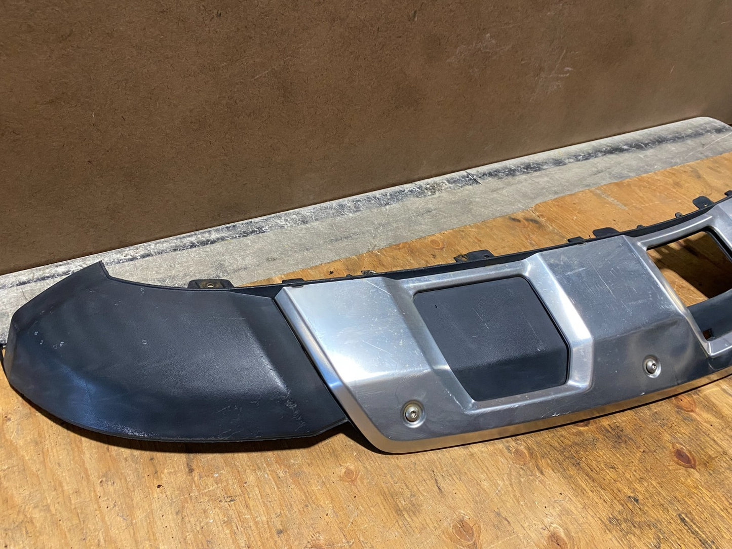 2009 to 2011 Mercedes Benz ML350 Front Bumper Cover Valance R91051