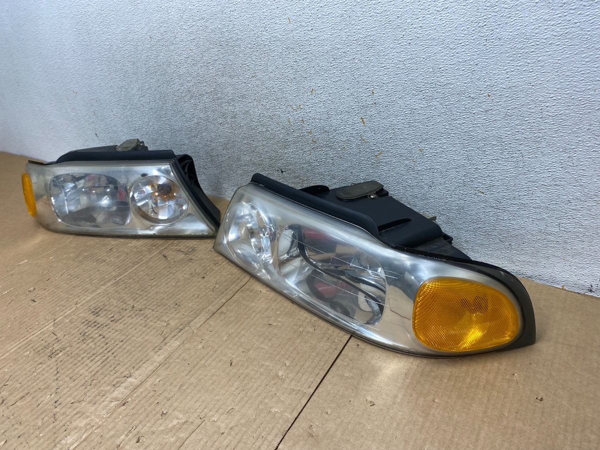 1998 to 2002 Lincoln Navigator Left+Right Halogen Headlights AI6726 DW1