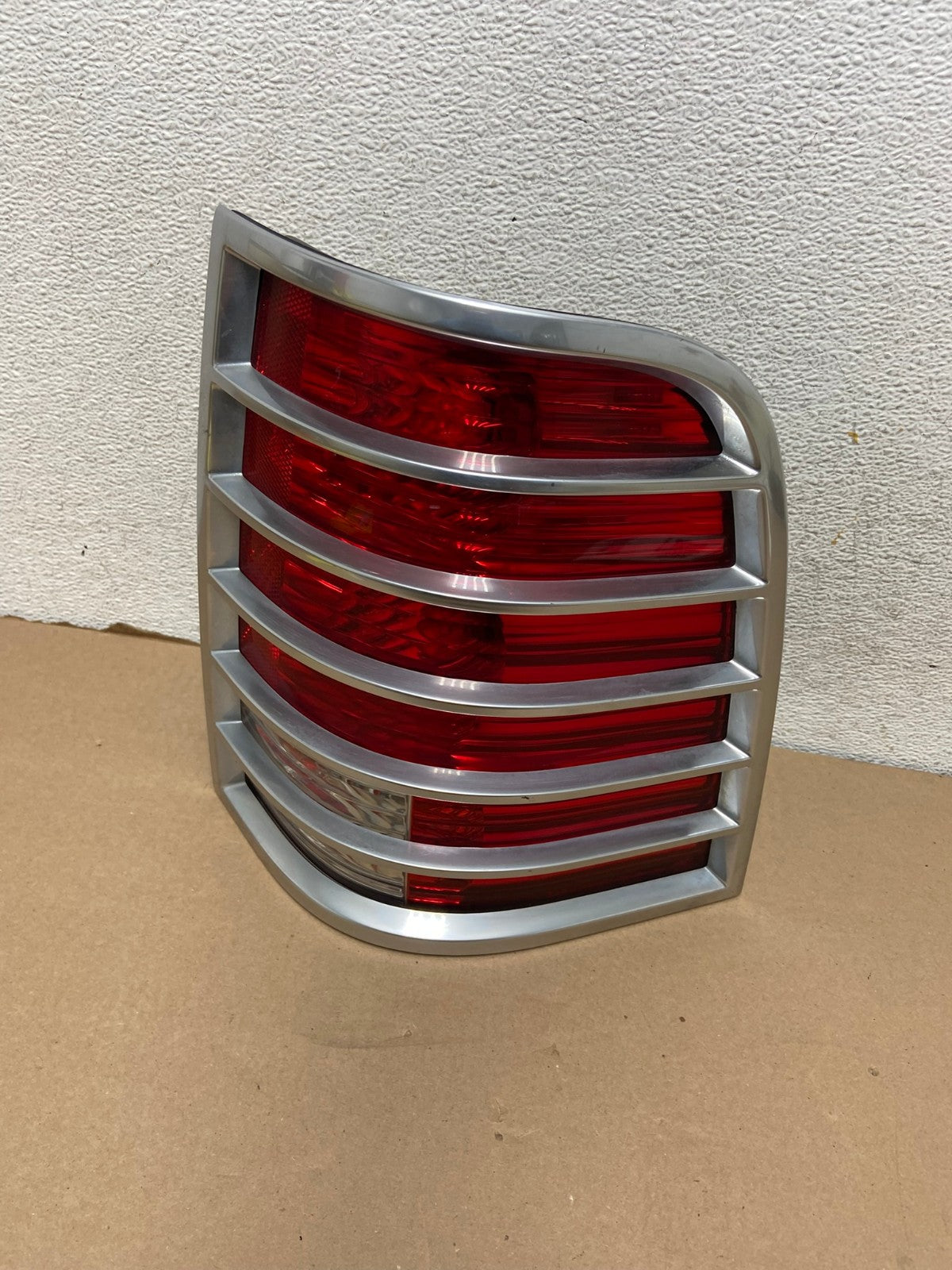 2002 2003 2004 2005 Mercury Mountaineer Right Passenger Tail Light AG3304 LK0