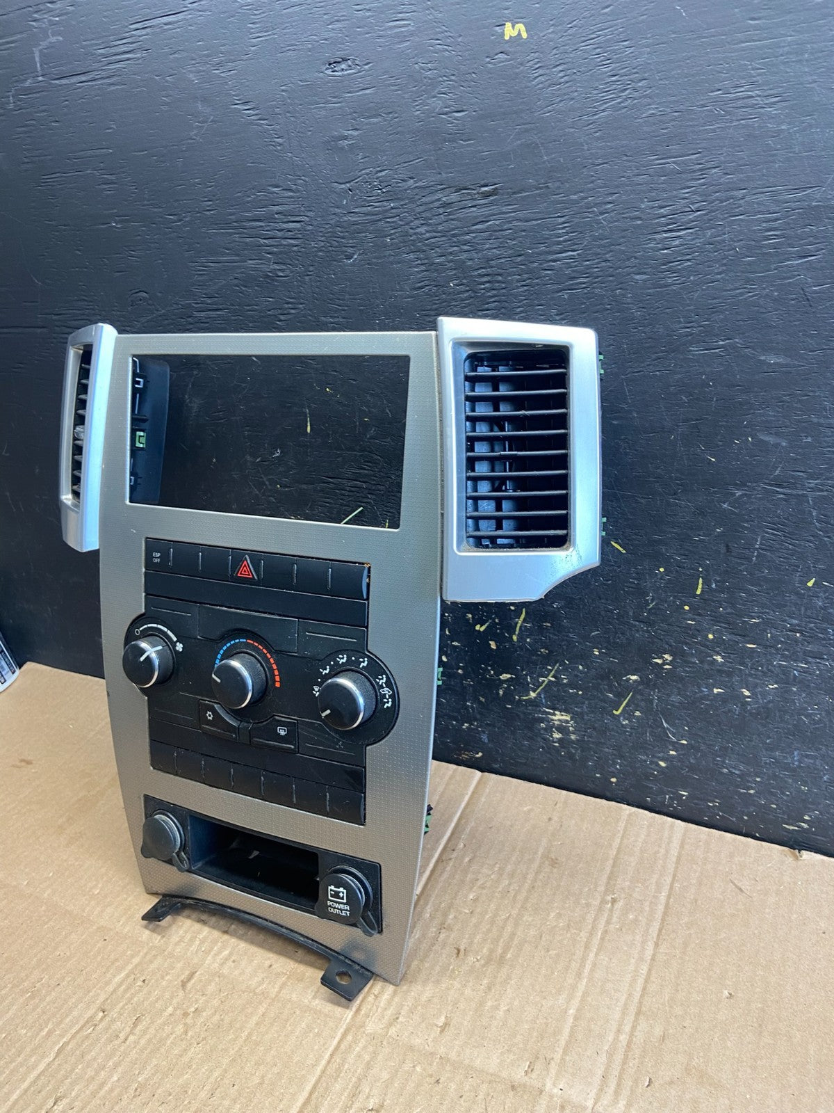 2008 2009 2010 Jeep Commander Grand Cherokee A/C Climate Control Bezel aa8081 DG2