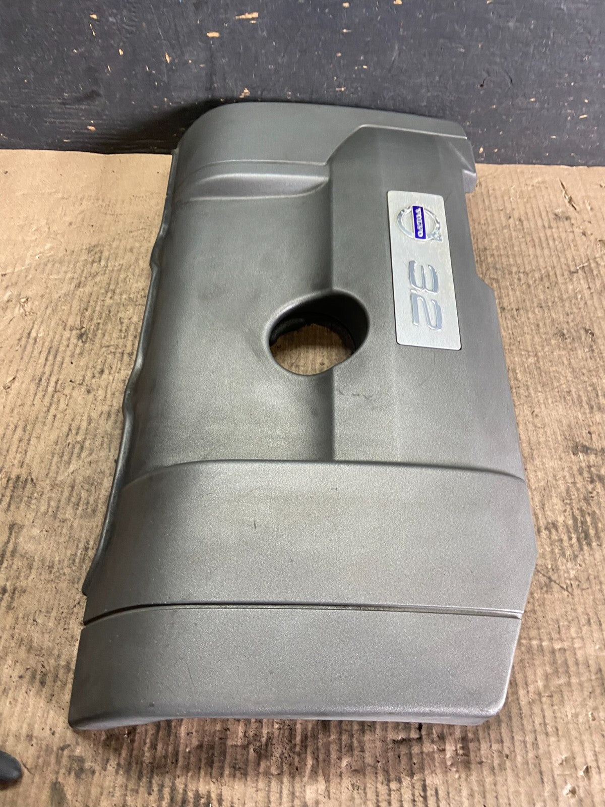 2007 to 2014 Volvo XC90 OEM 3.2L Upper Top Engine Motor Dust Cover Oem O1034 DG3