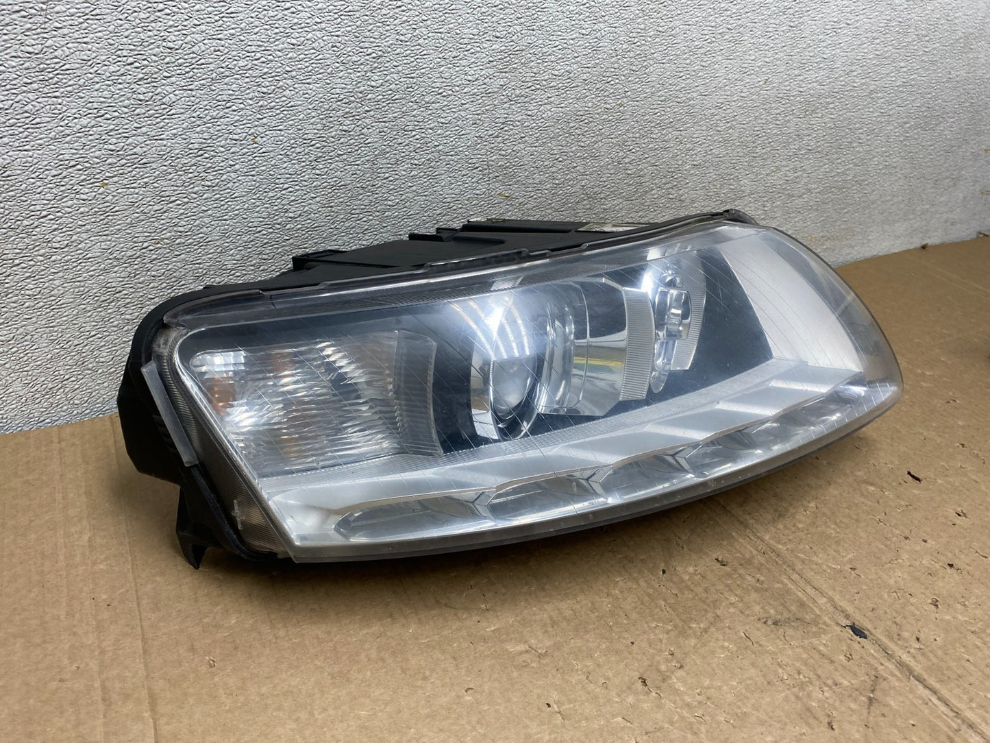 2009-2011 Audi A6 Right Passenger Side Headlight AFS Xenon HID OEM V1249 DW2