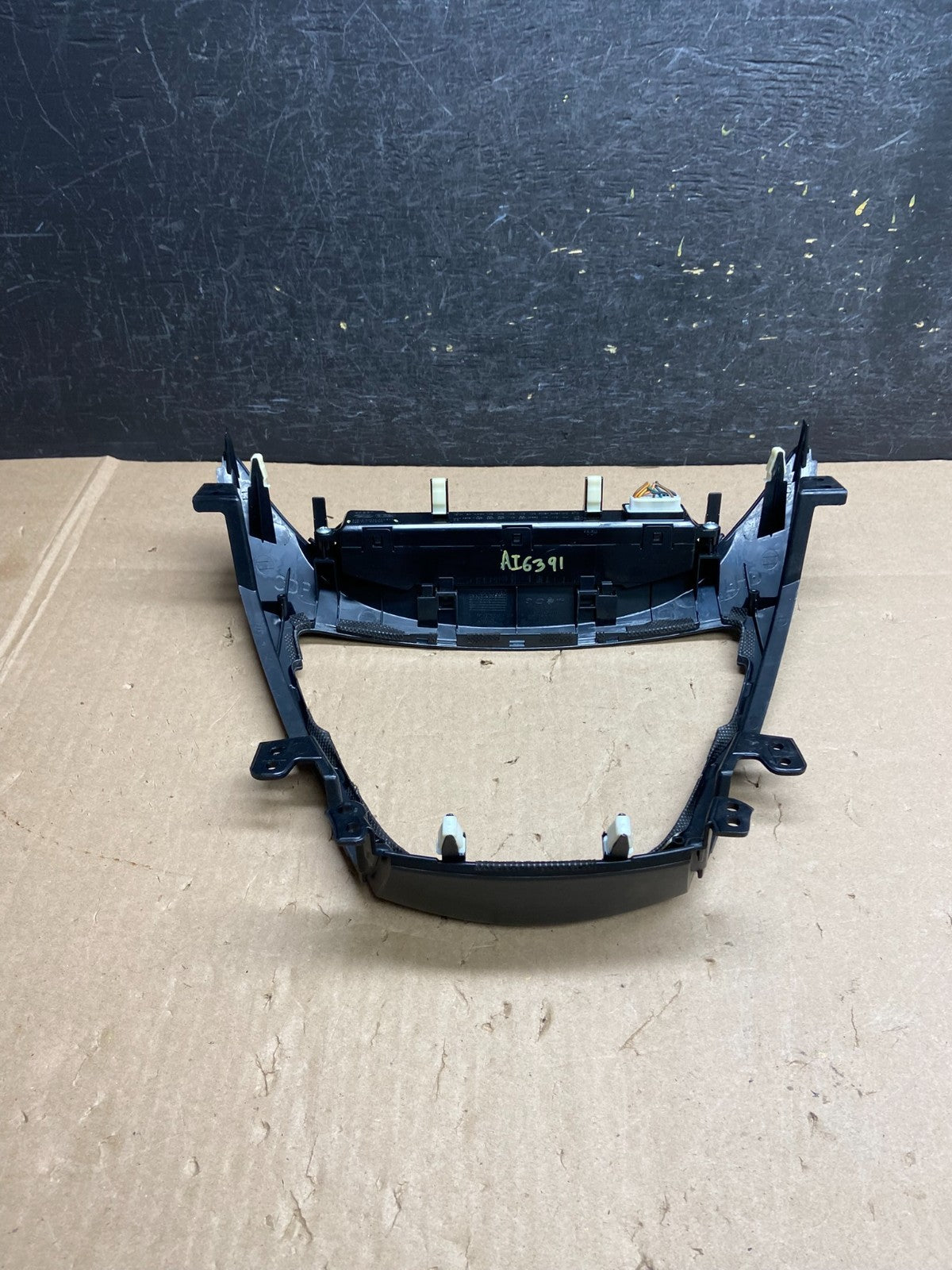 2011-2013 Hyundai Elantra Dash Radio Bezel Clock Display Trim ai6391 DG3