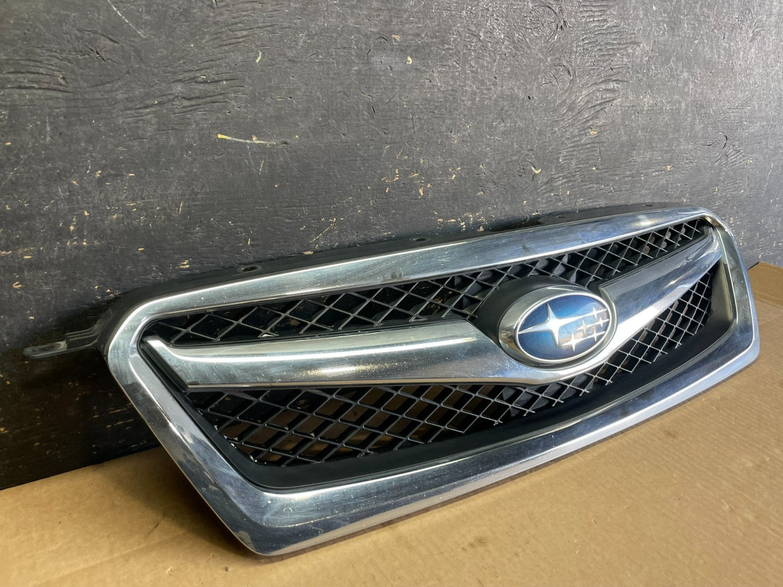 2010 to 2012 Subaru Legacy Outback Wagon Front Grill Grille AB3014 DG1