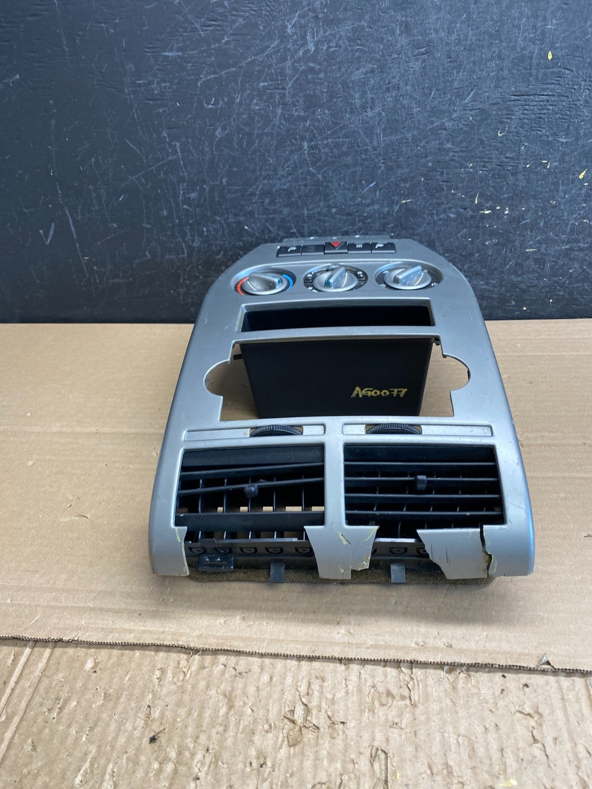 2007 to 2009 Dodge Caliber Dash Radio Center Bezel Climate Dash AG0077 DG3
