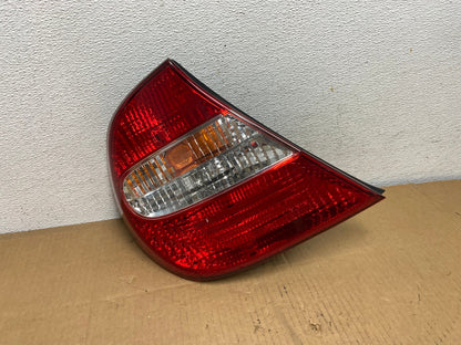 2002 2003 2004 Toyota Camry Left Driver LH Side Tail Light AD0782 LK0