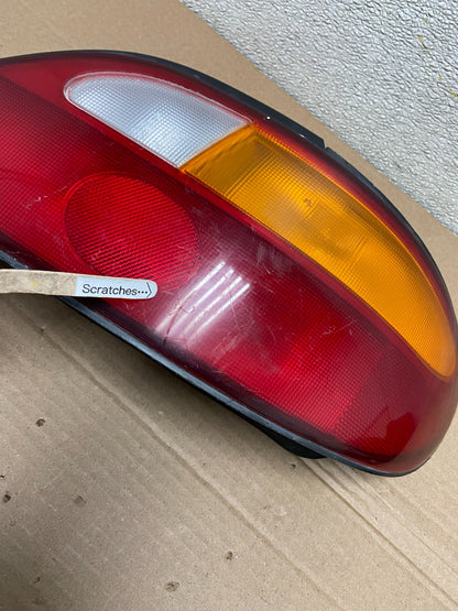 1996 1997 1998 Hyundai Elantra Sedan Right Passenger Tail Light Oem AB0968 LK3