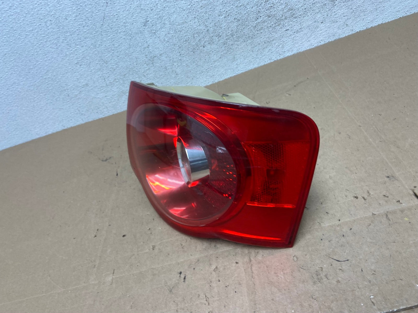 2005 2006 2007 Volkswagen Jetta Right Passenger Rh Side Tail Light AE6057 LK1