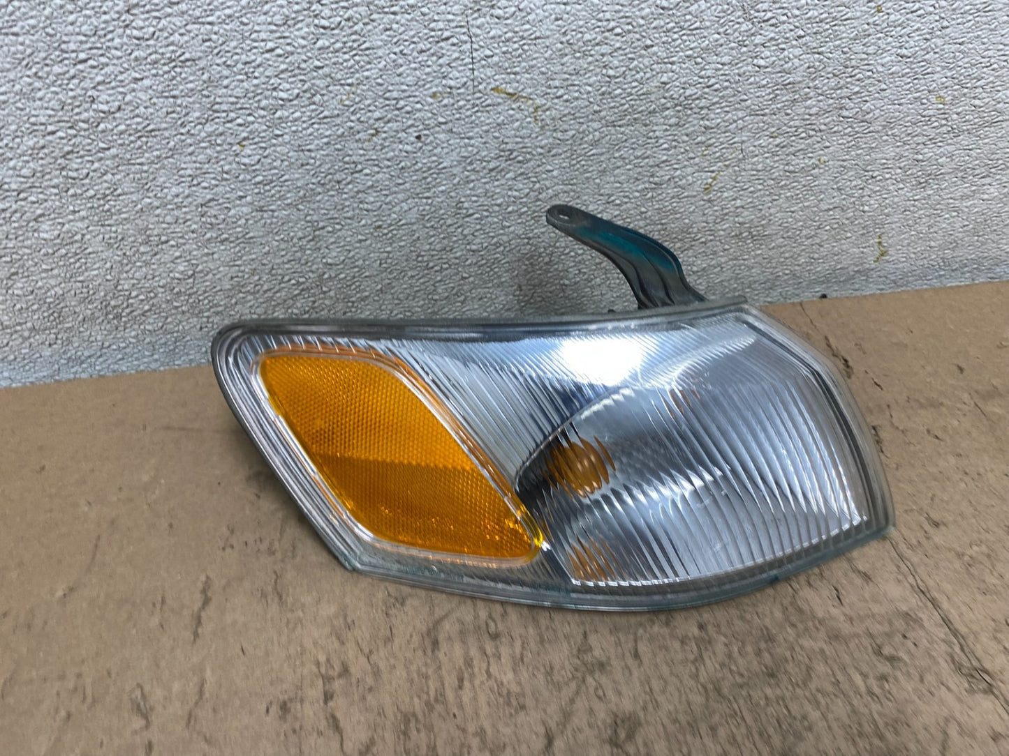 1997 1998 1999 Toyota Camry Right Passenger RH Turn Signal S5317 DW0
