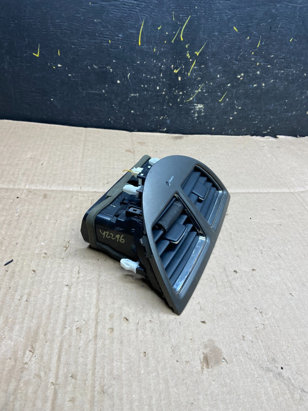 2010 2011 2012 Lexus ES350 Front Center Dashboard Air Vent OEM Y2296 DG1