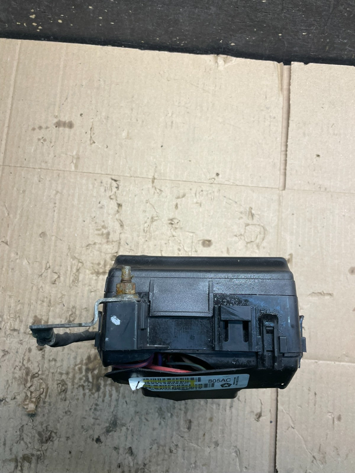 2015 Chrysler 300 Fuse module 68213805AC X8354 PS1
