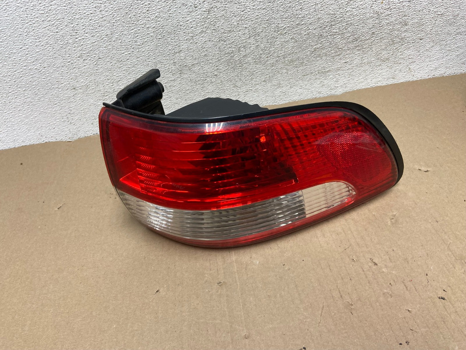 2001 2002 2003 Toyota Sienna Right Passenger Rh Side Tail Light AG6830 LK0